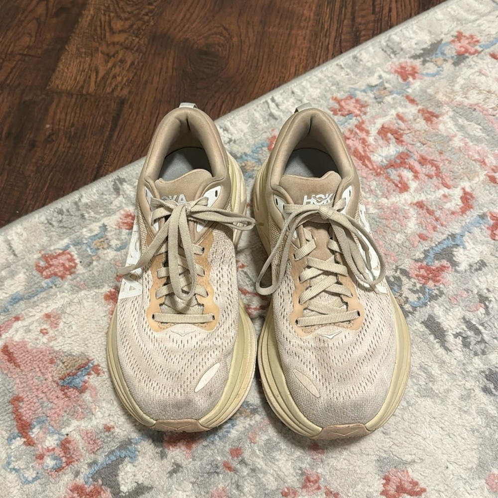 HOKA bondi 8